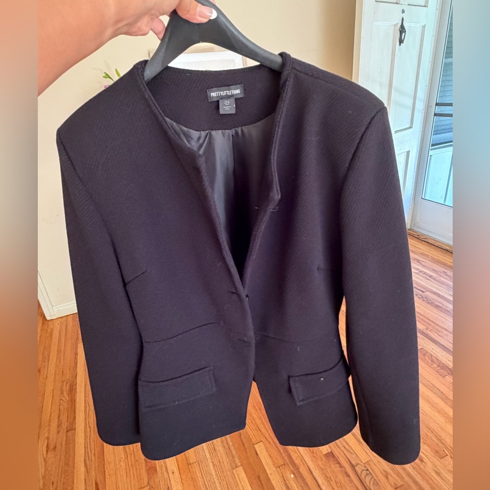 PrettyLittleThing Elegant Black Blazer